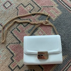 HM white gold chain cross body